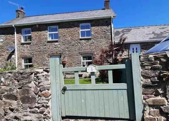 Pretty Neyland Cottage Central To All Attractions
